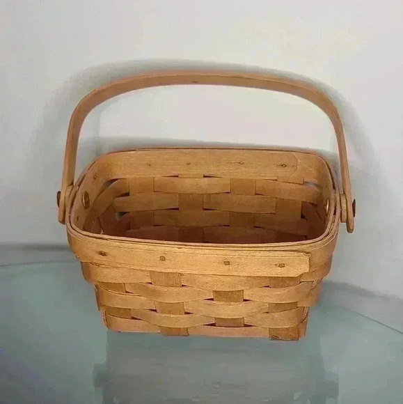 VINTAGE Longaberger Basket 1988 - Picture 1 of 6